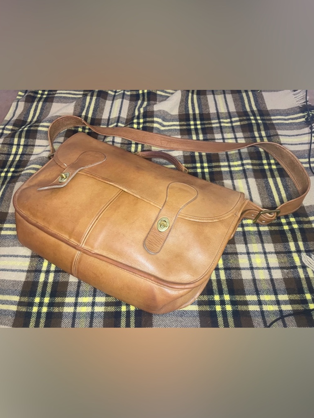 Vintage 1970s Coach Musette Messenger Bag Briefcase in Tan Saddle - Picture 13 of 13